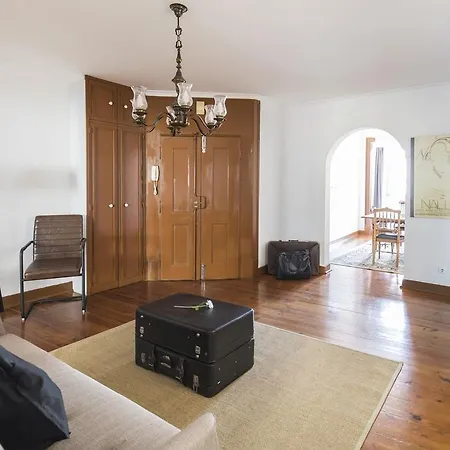 Wood Flat In Chiado!