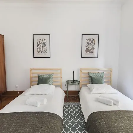 Wood Flat In Chiado! *