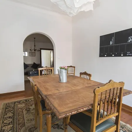Wood Flat In Chiado!