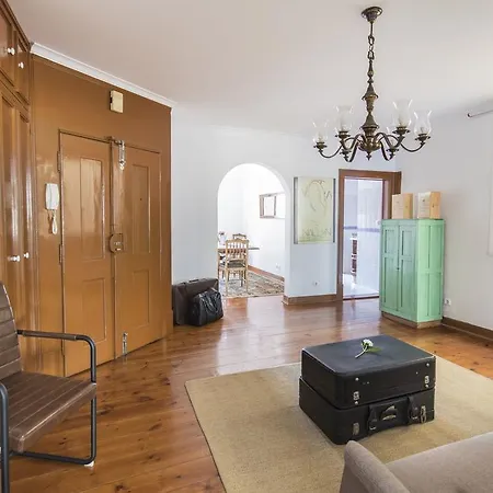 Wood Flat In Chiado!