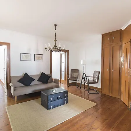 Wood Flat In Chiado! Apartamento