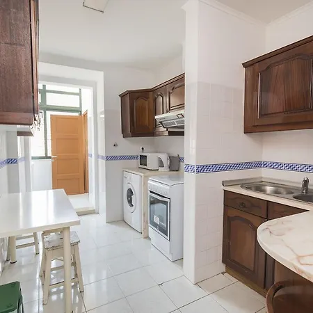 Wood Flat In Chiado! アパート リスボン