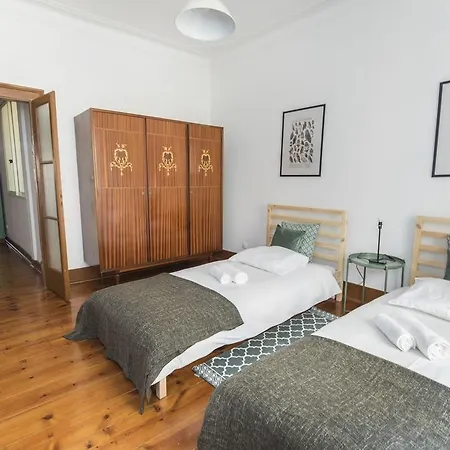 Wood Flat In Chiado! アパート
